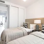New Luxury In Estepona, Costa Del Sol - Short Walk To The Beach, Old Town & Marina * 에스테포나