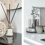 New Luxury In Estepona, Costa Del Sol - Short Walk To The Beach, Old Town & Marina Apartamento *