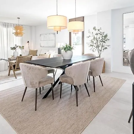 Apartamento New Luxury In Estepona, Costa Del Sol - Short Walk To The Beach, Old Town & Marina Estepona