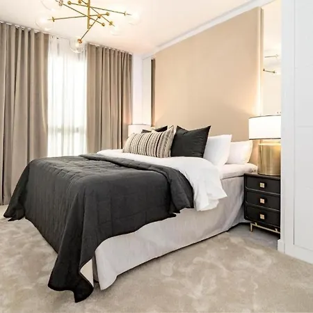 New Luxury In Estepona, Costa Del Sol - Short Walk To The Beach, Old Town & Marina * Estepona