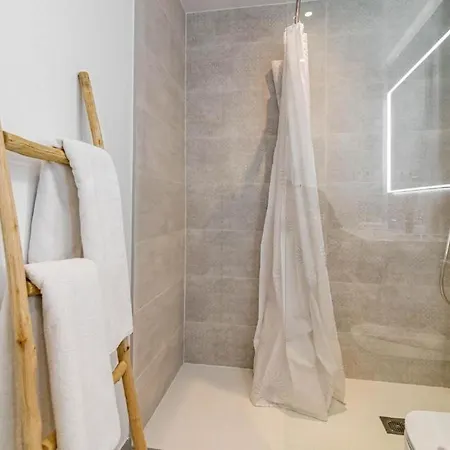 New Luxury In Estepona, Costa Del Sol - Short Walk To The Beach, Old Town & Marina *