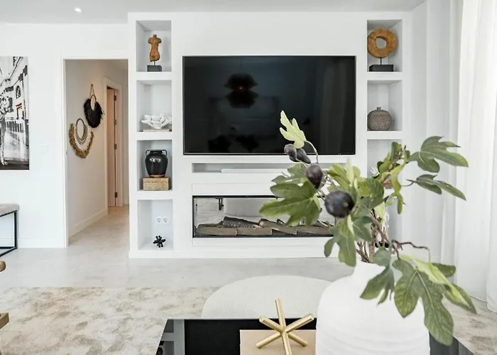 New Luxury In Estepona, Costa Del Sol - Short Walk To The Beach, Old Town & Marina Apartamento *