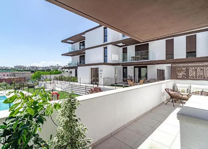 New Luxury In Estepona, Costa Del Sol - Short Walk To The Beach, Old Town & Marina *