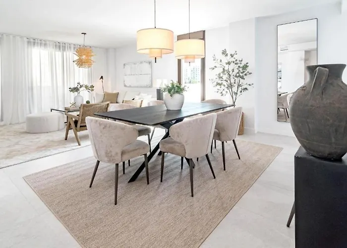 Apartment New Luxury In Estepona, Costa Del Sol - Short Walk To The Beach, Old Town & Marina Estepona