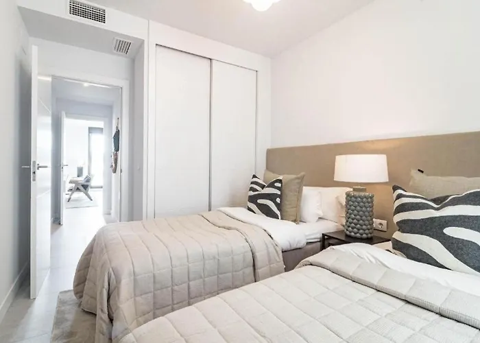 New Luxury In Estepona, Costa Del Sol - Short Walk To The Beach, Old Town & Marina * Estepona