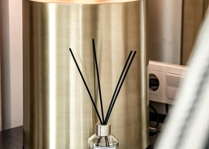 New Luxury In Estepona, Costa Del Sol - Short Walk To The Beach, Old Town & Marina Apartment Estepona