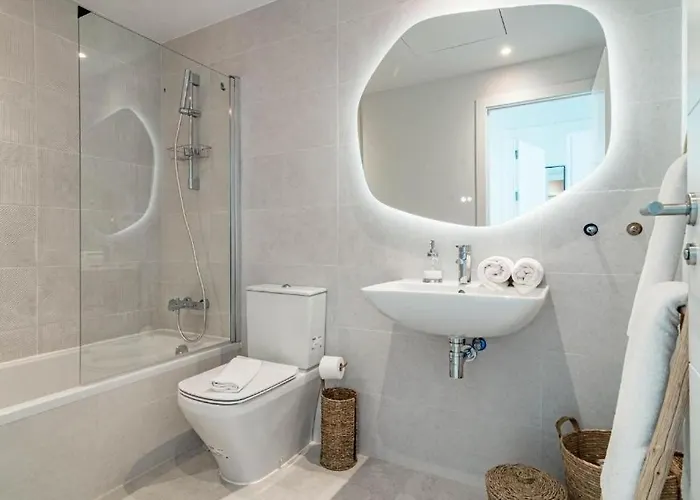 New Luxury In Estepona, Costa Del Sol - Short Walk To The Beach, Old Town & Marina Estepona