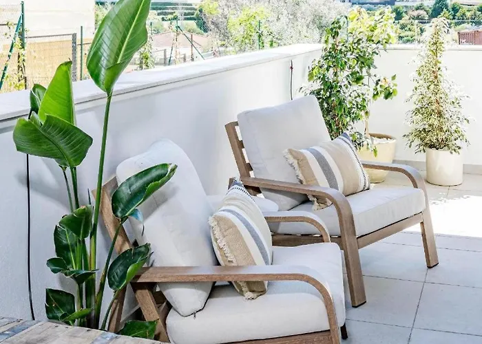 New Luxury In Estepona, Costa Del Sol - Short Walk To The Beach, Old Town & Marina *