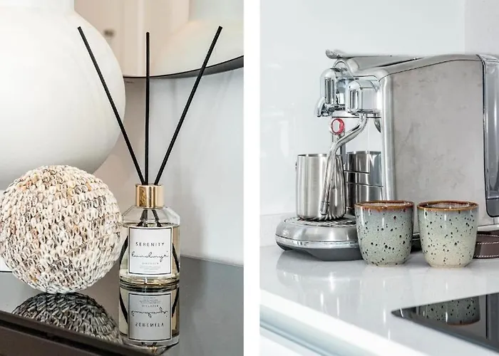 New Luxury In Estepona, Costa Del Sol - Short Walk To The Beach, Old Town & Marina Appartamento *