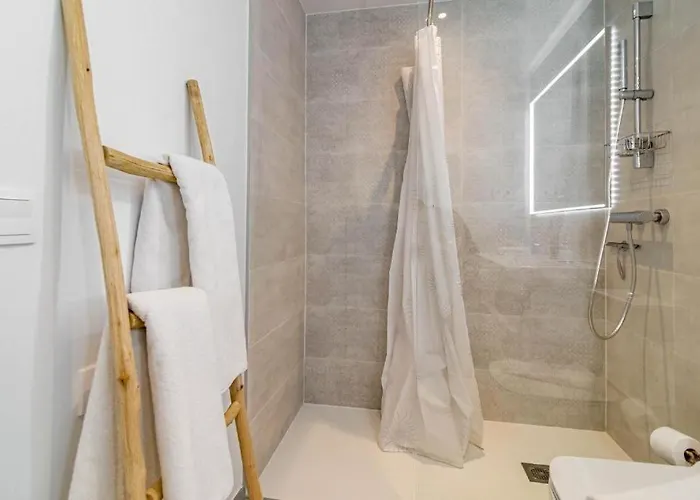 New Luxury In Estepona, Costa Del Sol - Short Walk To The Beach, Old Town & Marina *